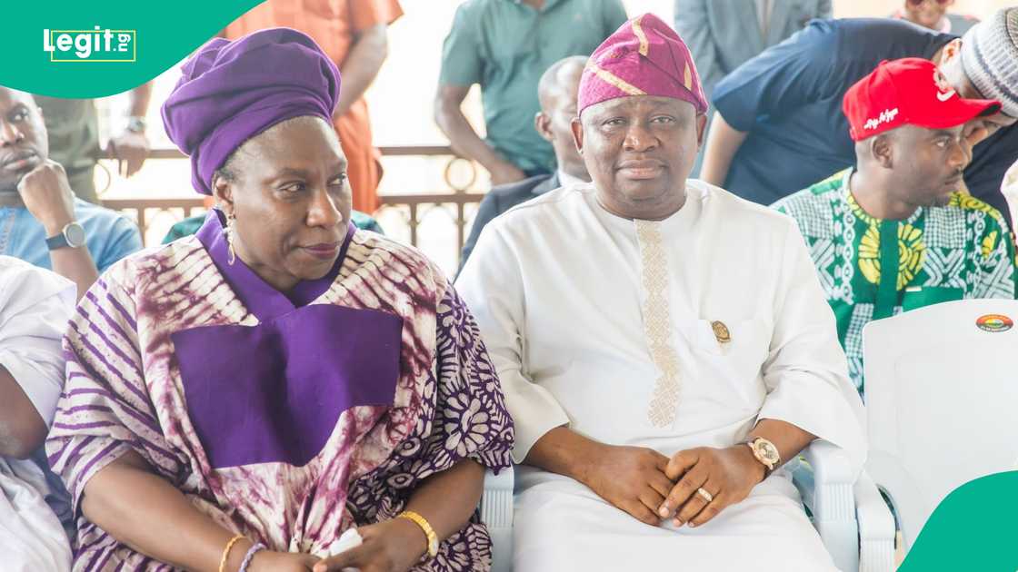 Sanata Adeola ya nemi hadin kan Iyabo Obasanjo