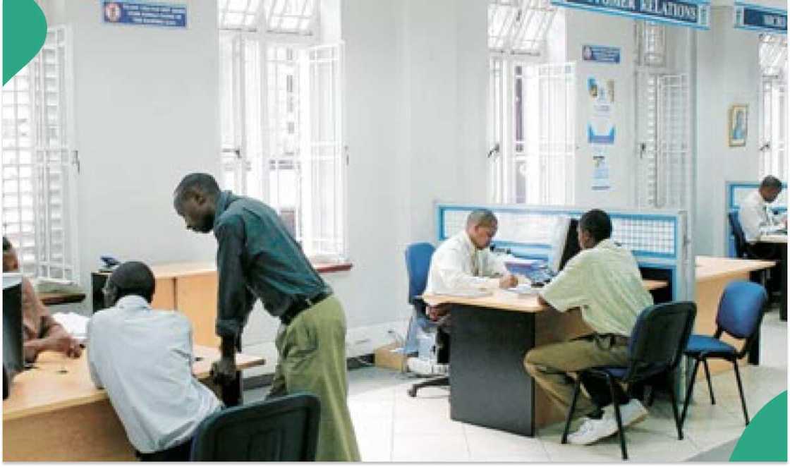 Employees React After CBN Ordered Banks to Sell Their Excess Dollar Employees React After CBN Ordered Banks to Sell Their Excess Dollar