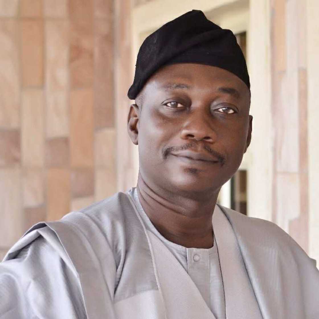 How Buhari's aides damaged his image, made Nigeria laughing stock, reveals lawmaker How Buhari's aides damaged his image, made Nigeria laughing stock, reveals lawmaker