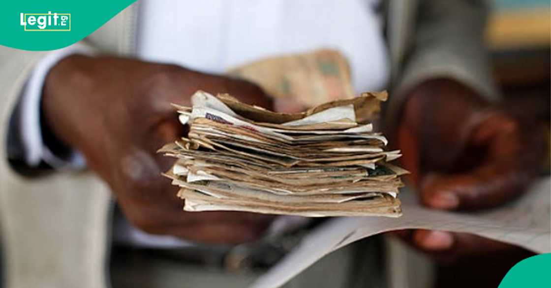 Man uses unique scope to bill Sophia Egbueje. Man uses unique scope to bill Sophia Egbueje.