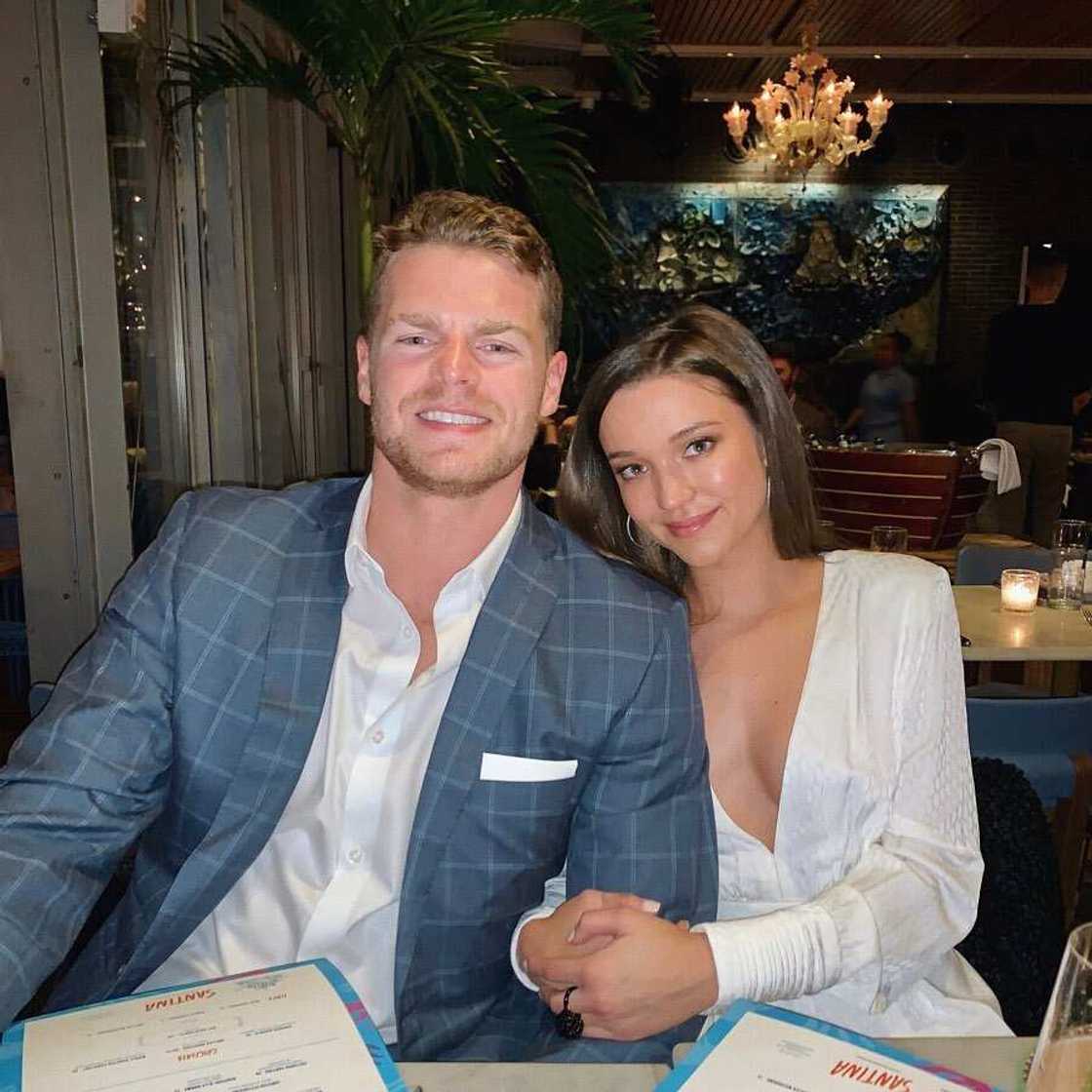 Who is Nicole Bloom dating? Who is Nicole Bloom dating?