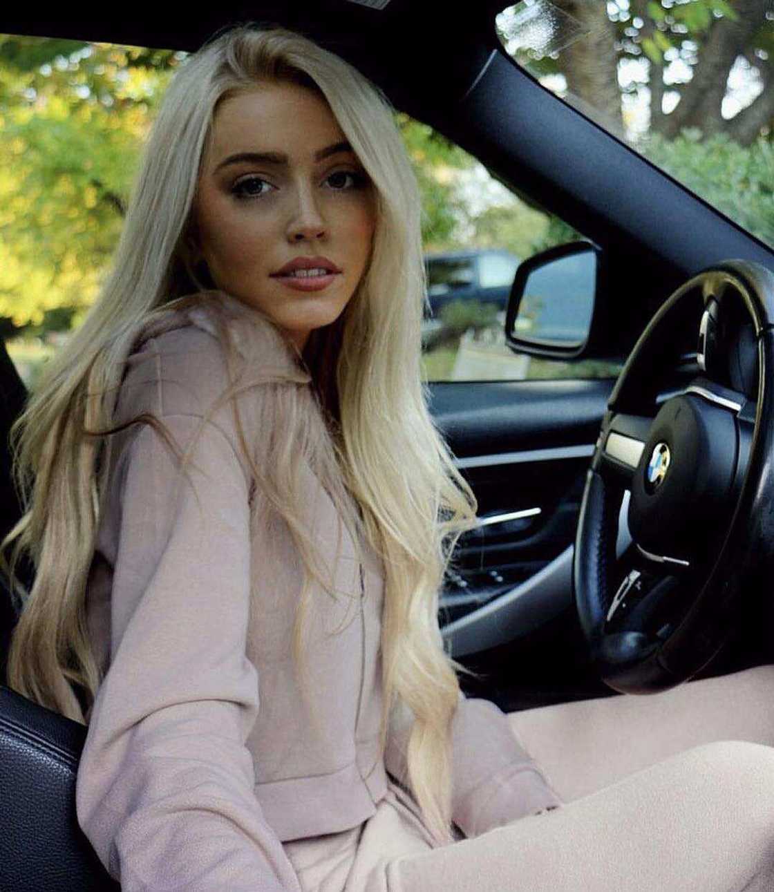 Alexandra Cooper net worth Alexandra Cooper net worth