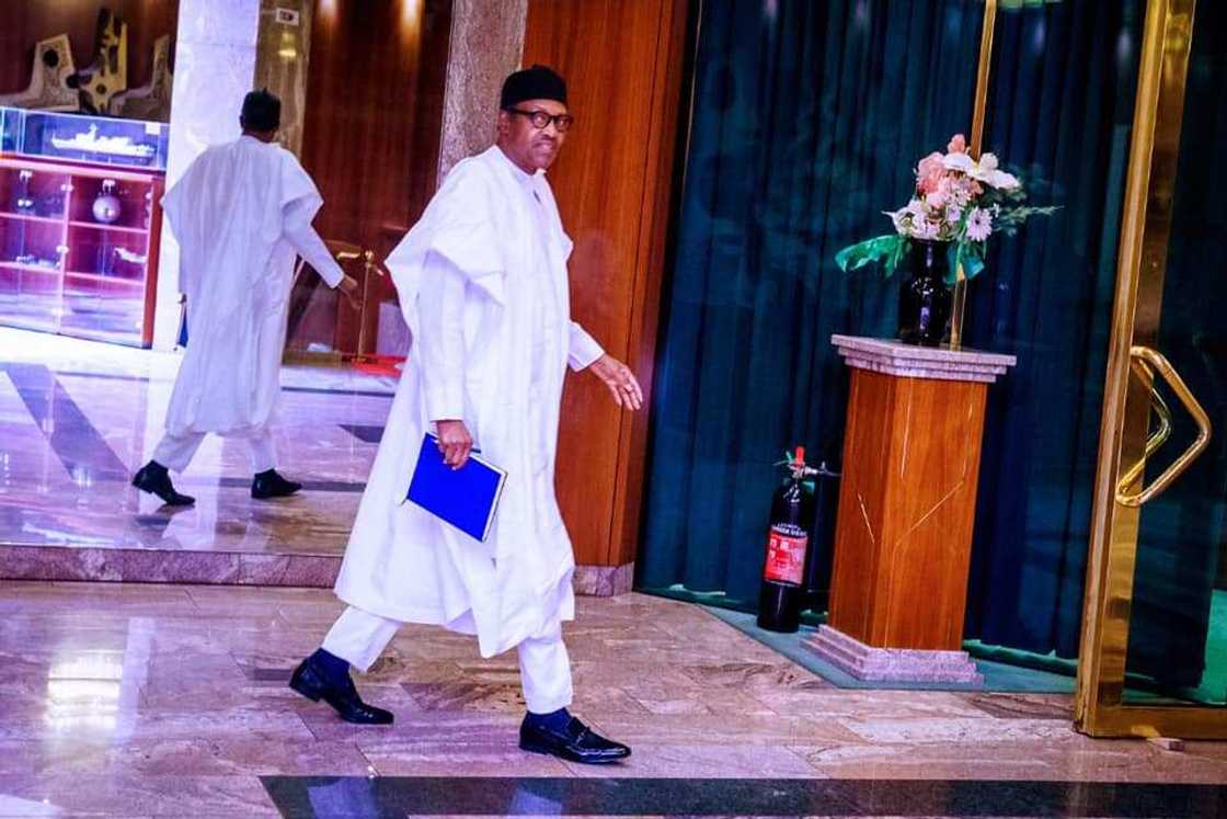 Coronavirus: Buhari meets CBN gov, finance minister, others over state of economy Coronavirus: Buhari meets CBN gov, finance minister, others over state of economy