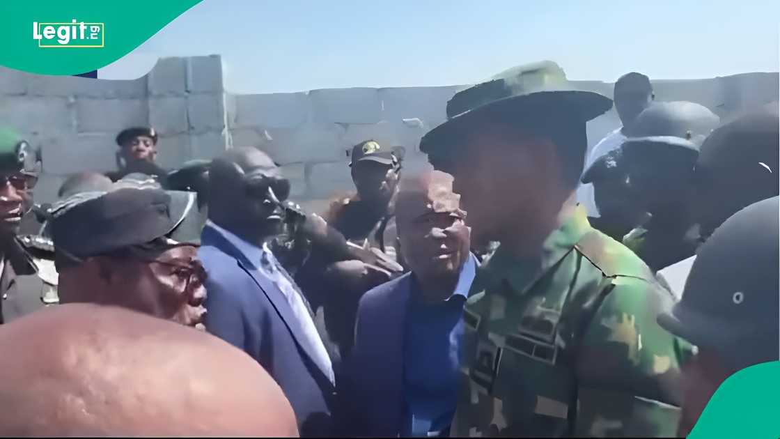 Lere Olayinka has explained how Vice Admiral Awwal Gambo (retd), former Chief of Naval Staff, was scammed. Lere Olayinka has explained how Vice Admiral Awwal Gambo (retd), former Chief of Naval Staff, was scammed.