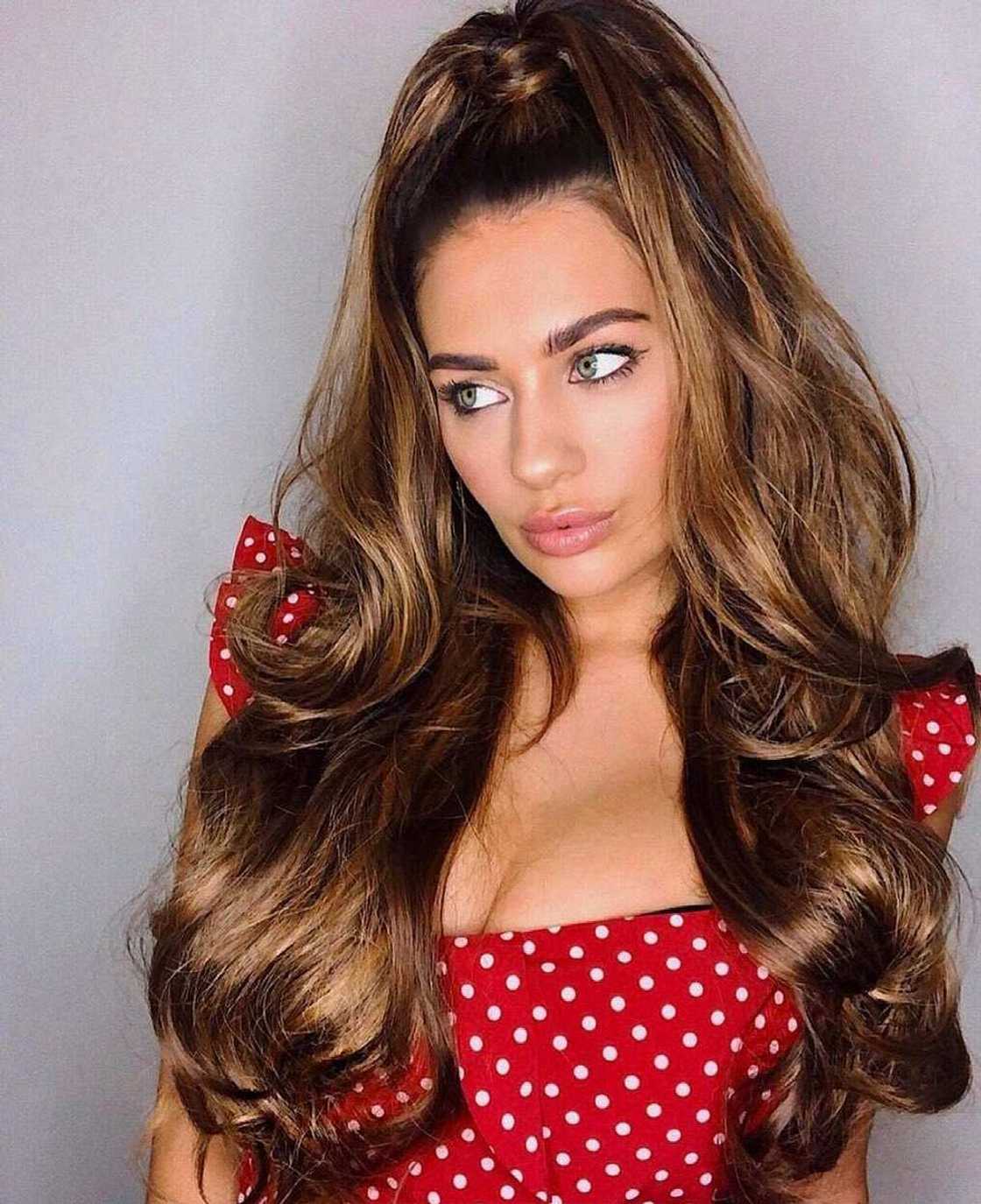 Holly Peers’ bio Holly Peers’ bio
