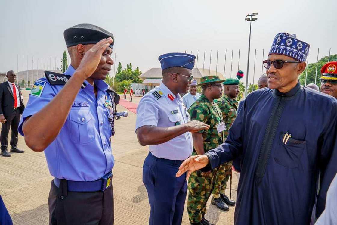 Yanzu-yanzu: Buhari ya shilla Habasha, zai kwashe kwanaki 5 (Hotuna) Yanzu-yanzu: Buhari ya shilla Habasha, zai kwashe kwanaki 5 (Hotuna)