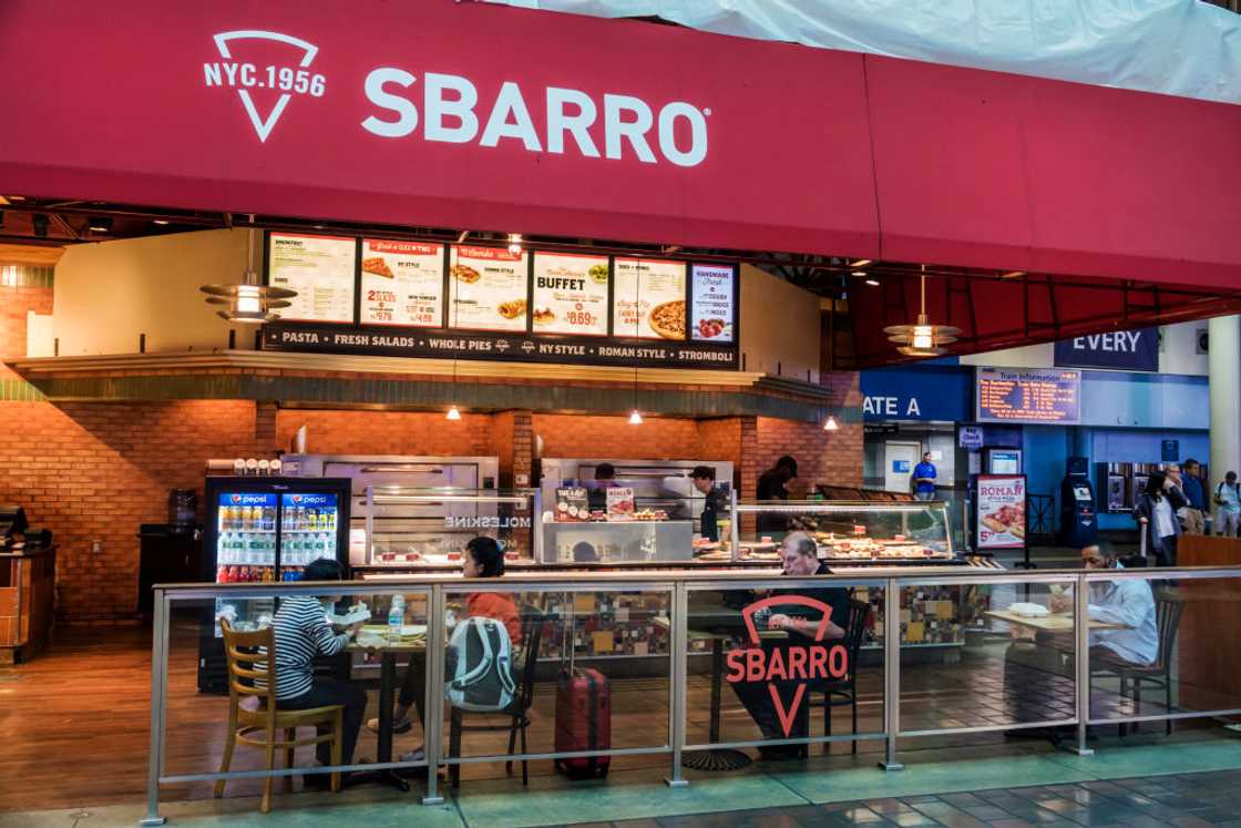 Washington DC, Union Station, terminal, Sbarro pizzeria. Washington DC, Union Station, terminal, Sbarro pizzeria.