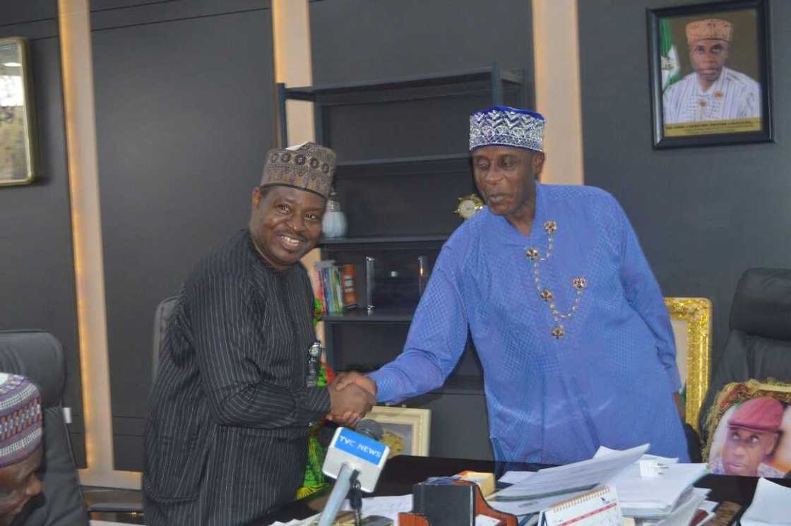 Amaechi Receives FBC for Lagos/Ibadan, Itakpe/Warri Rail E-ticketing Concession Amaechi Receives FBC for Lagos/Ibadan, Itakpe/Warri Rail E-ticketing Concession