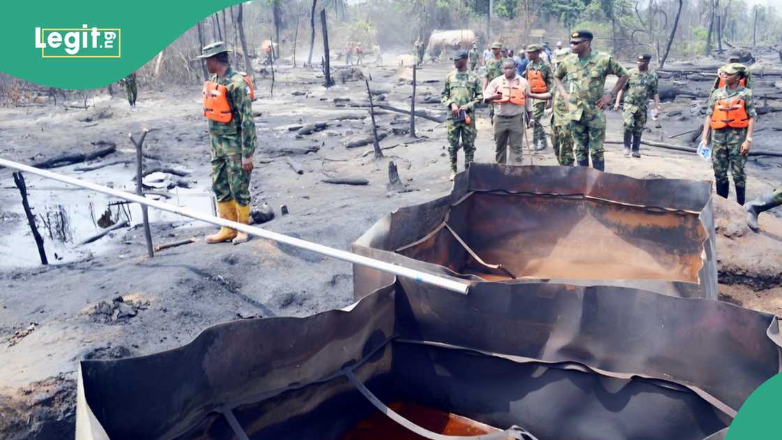 Army nabs suspected oil thieves in Rivers, recover crude oil vessels