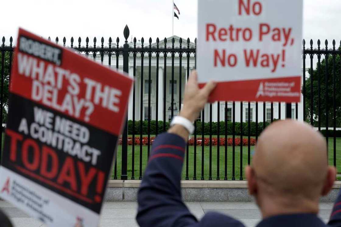The US Railway Labor Act, which aims to avoid an interruption of interstate commerce, allows some unions to undertake a strike only under certain circumstances The US Railway Labor Act, which aims to avoid an interruption of interstate commerce, allows some unions to undertake a strike only under certain circumstances
