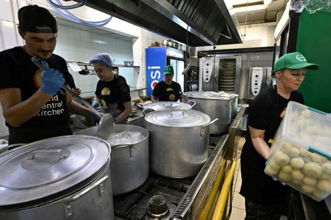 The targets have included at least one food queue The targets have included at least one food queue