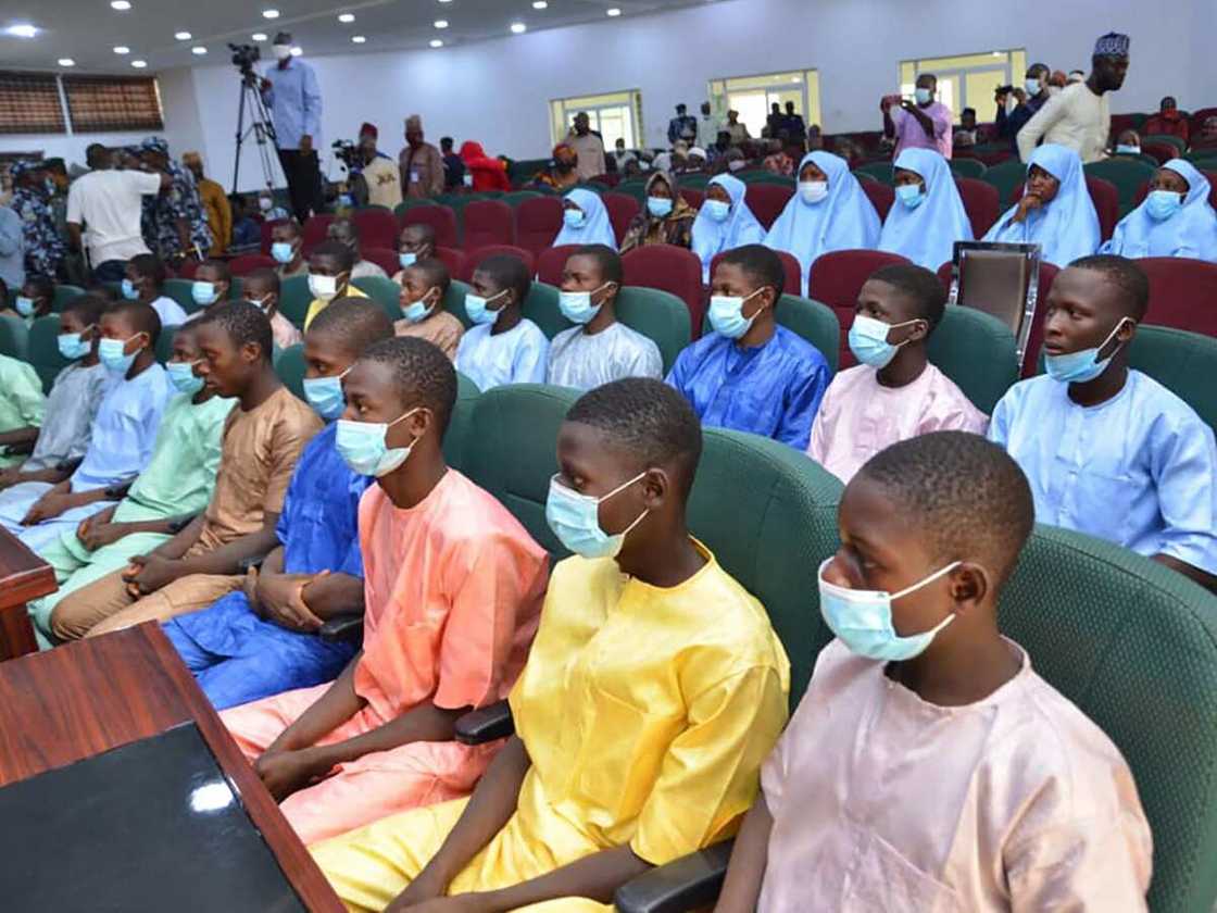 Daliban Kagara: Wadanda suka sace mu kullum lakada mana duka suke, su ciyar damu wake Daliban Kagara: Wadanda suka sace mu kullum lakada mana duka suke, su ciyar damu wake