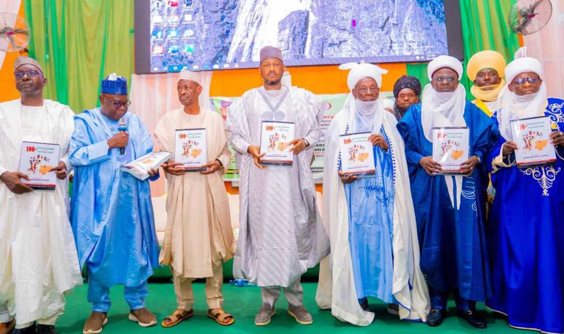 Dikko Radda yayin kaddamar da littafin kan mutanen Katsina Dikko Radda yayin kaddamar da littafin kan mutanen Katsina