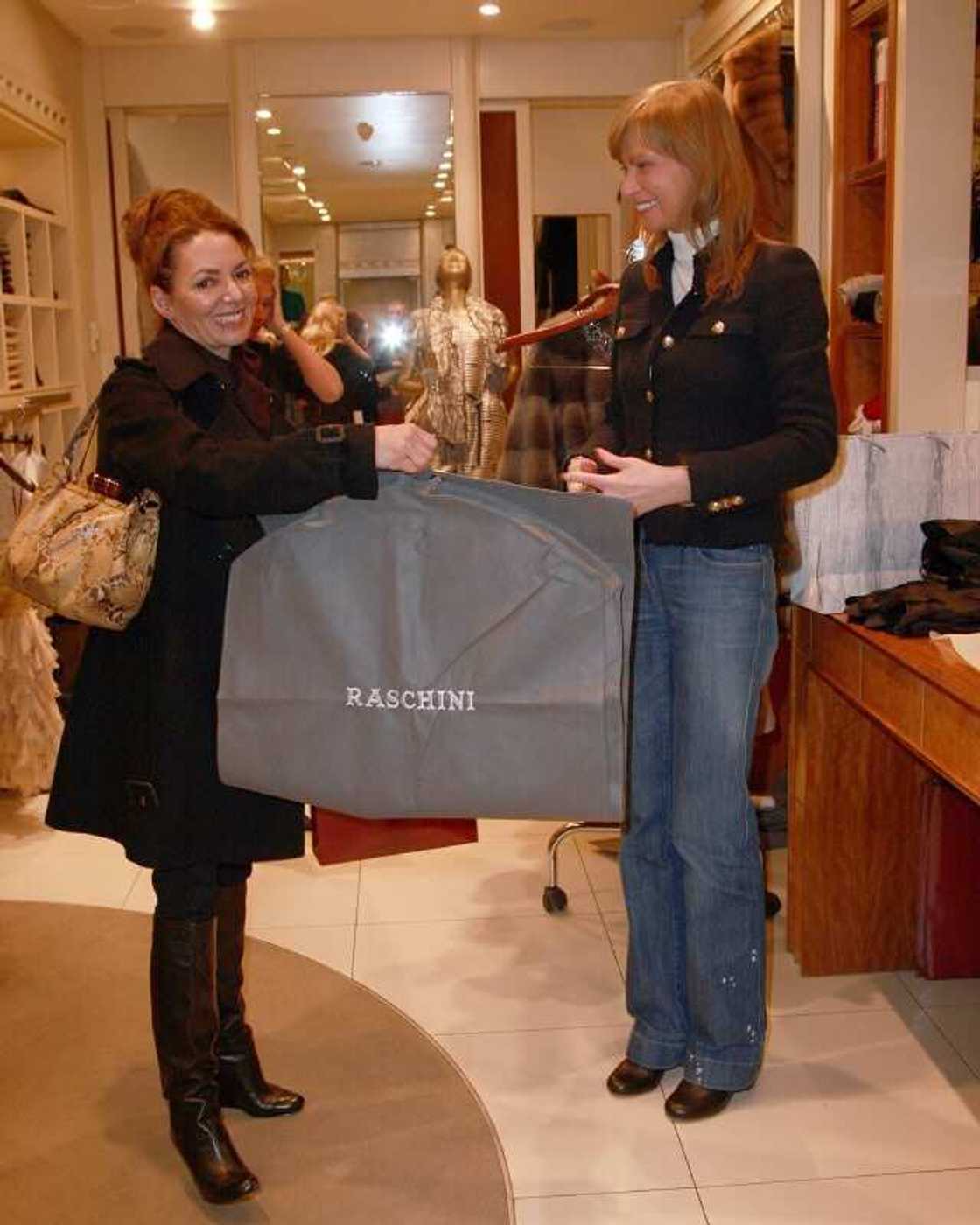 Joanne Whalley movies and TV shows Joanne Whalley movies and TV shows