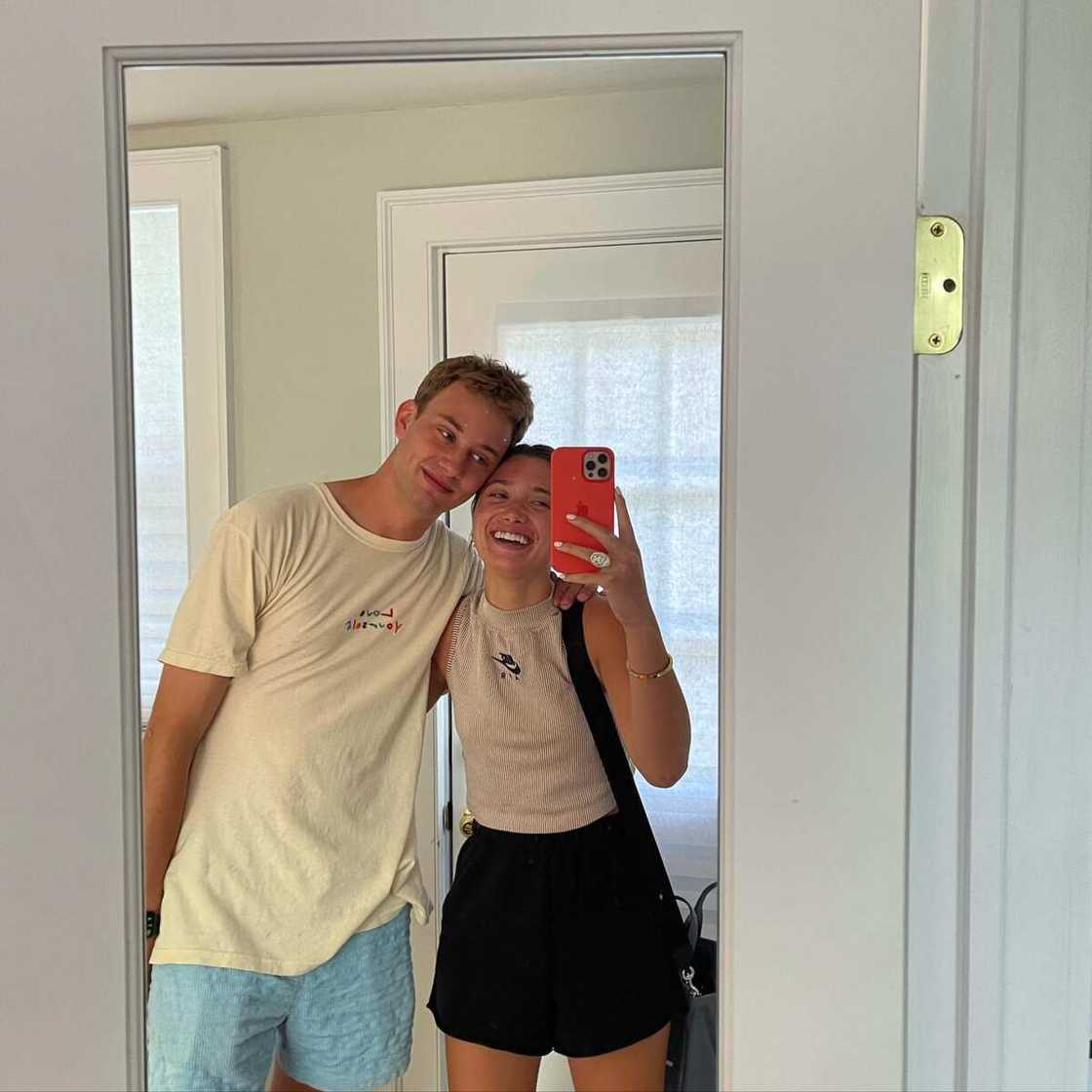 Who is Hannah Meloche Dating? Who is Hannah Meloche Dating?