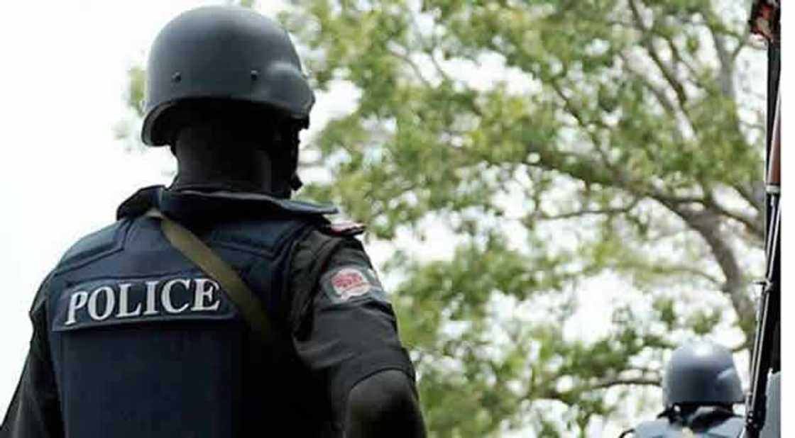 Wata Sabuwa: Sojoji sun afkawa ofishin 'yan sanda domin kubutar da masu laifi Wata Sabuwa: Sojoji sun afkawa ofishin 'yan sanda domin kubutar da masu laifi