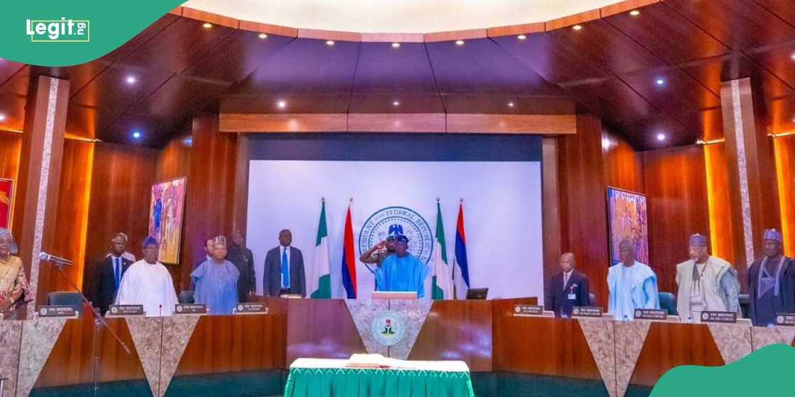 Tinubu na jagorantar taron FEC. Tinubu na jagorantar taron FEC.