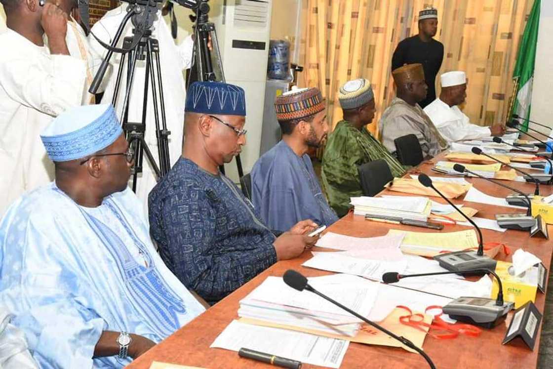 Kusoshin gwamnatin Kano yayin shaidar ba Zainab da Ibrahim kyautar kudi Kusoshin gwamnatin Kano yayin shaidar ba Zainab da Ibrahim kyautar kudi