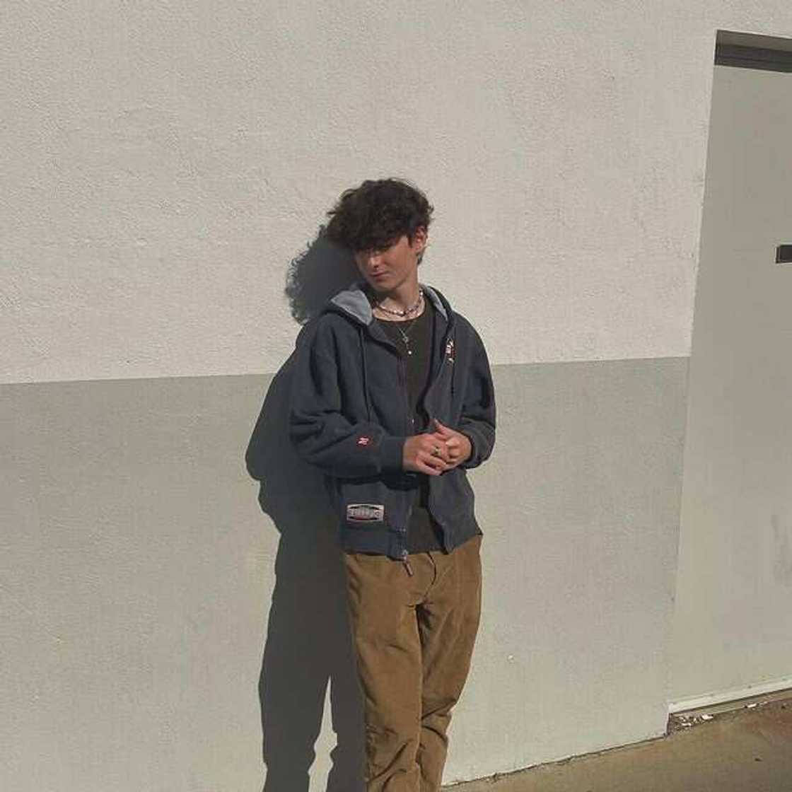 How tall is Jakob Greer? How tall is Jakob Greer?