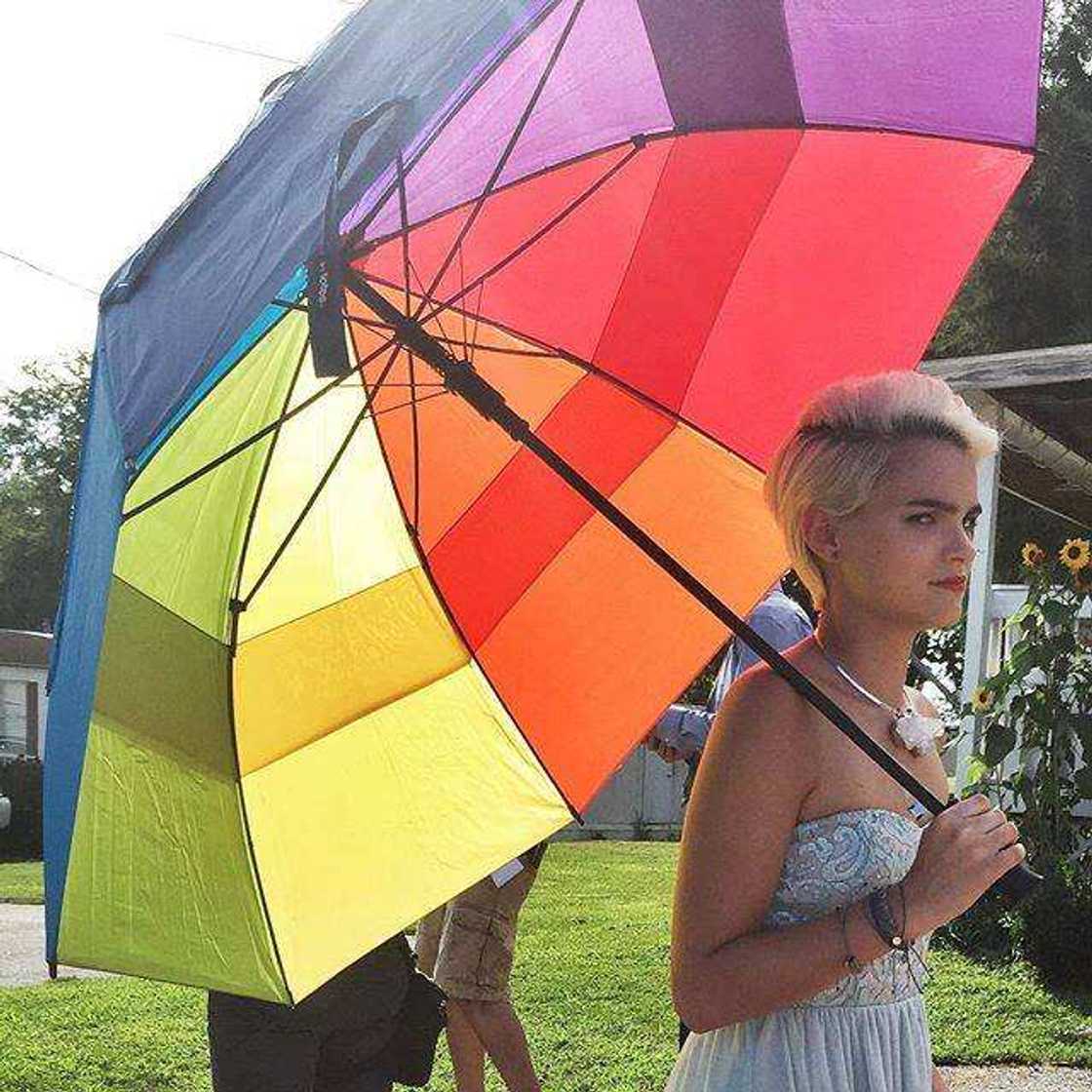 Deadpool's Brianna Hildebrand girlfriend Deadpool's Brianna Hildebrand girlfriend