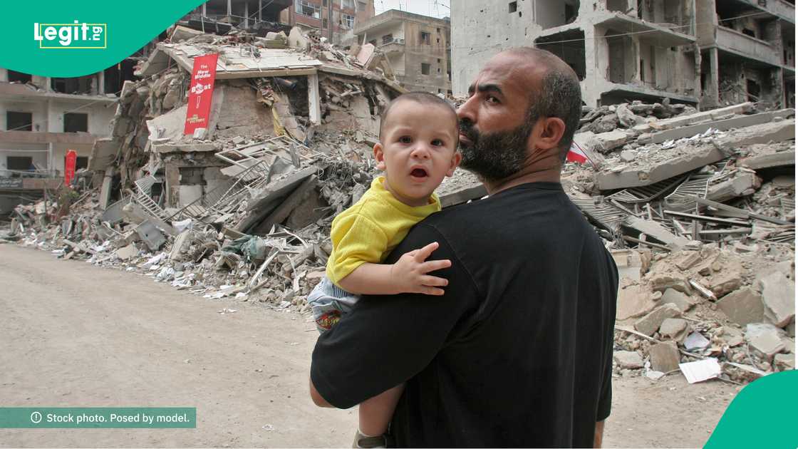 Duk da yarjejeniyar tsagaita wuta, Isra'ila na ci gaba da kai hare-hare Lebanon, inda dubunnan mutane suka mutu. Duk da yarjejeniyar tsagaita wuta, Isra'ila na ci gaba da kai hare-hare Lebanon, inda dubunnan mutane suka mutu.