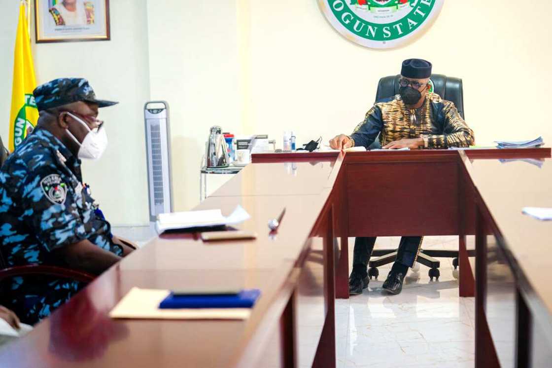 Nigerian governor orders investigation into recent farmers/herdsmen clash Nigerian governor orders investigation into recent farmers/herdsmen clash
