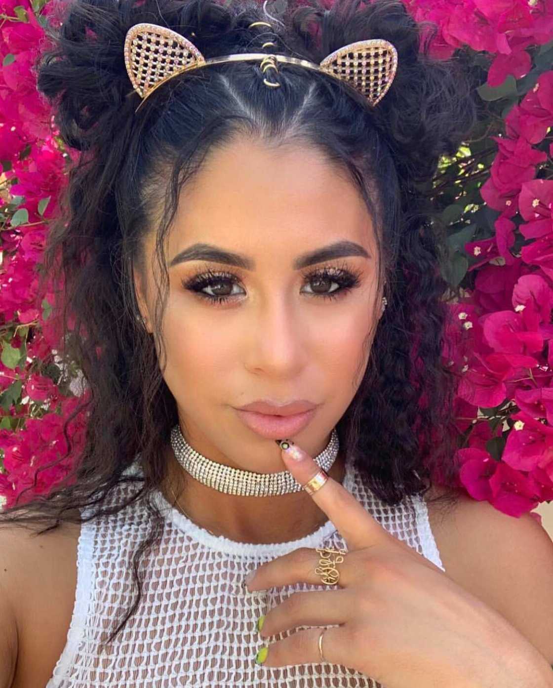 Space buns hair Space buns hair