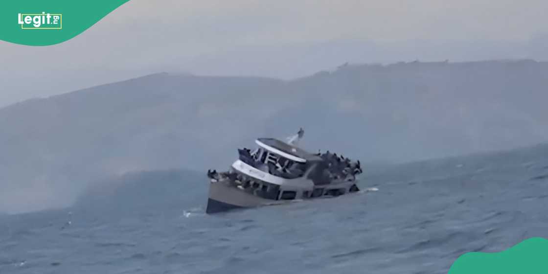 Two boats collide in Lagos Two boats collide in Lagos