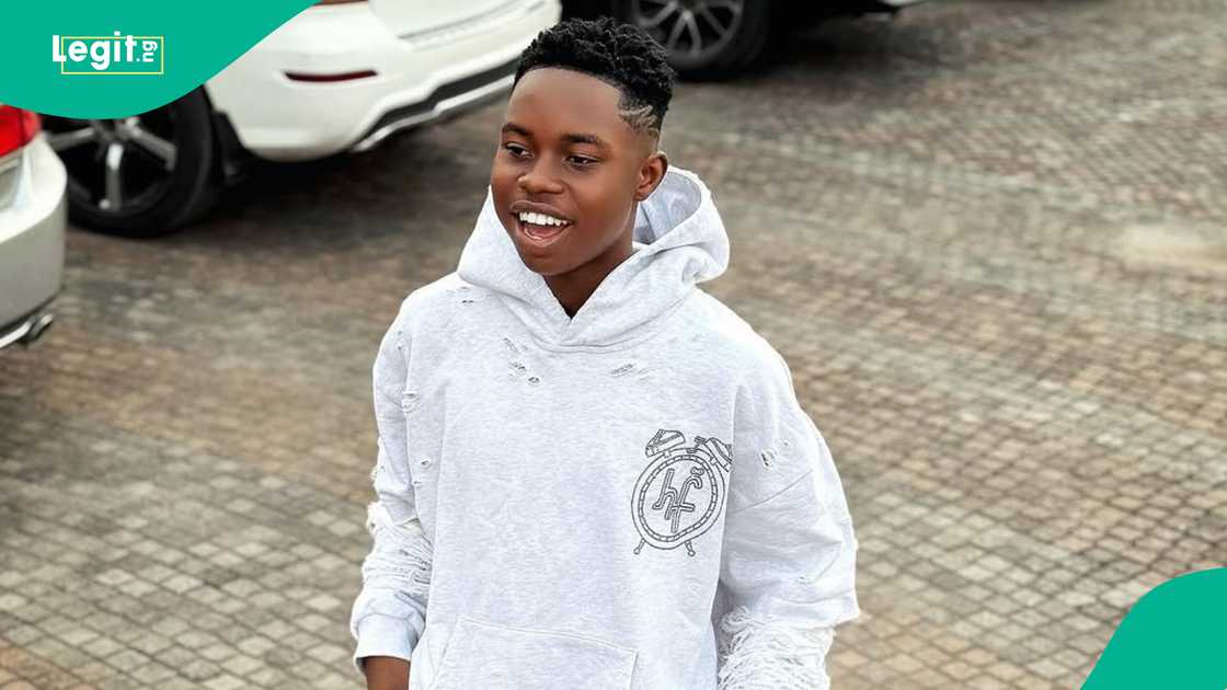 Peller faces embarrassment at Olamide's how, singer reacts