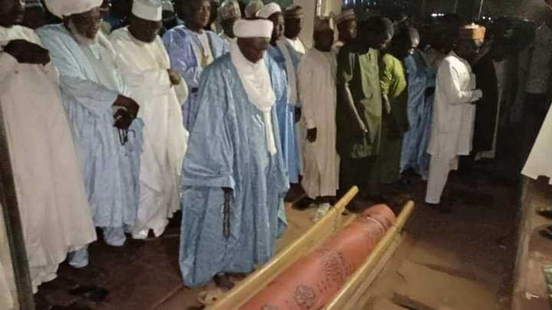 'Yan bindiga sun harbe hadimin Sanata Aliyu Wammako a Sokoto 'Yan bindiga sun harbe hadimin Sanata Aliyu Wammako a Sokoto