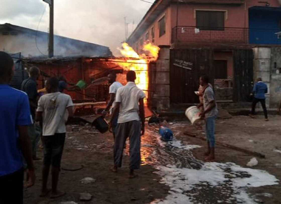 Labari da duminsa: Bututun Iskar Gas Ta Yi 'Bindiga' a Legas Labari da duminsa: Bututun Iskar Gas Ta Yi 'Bindiga' a Legas