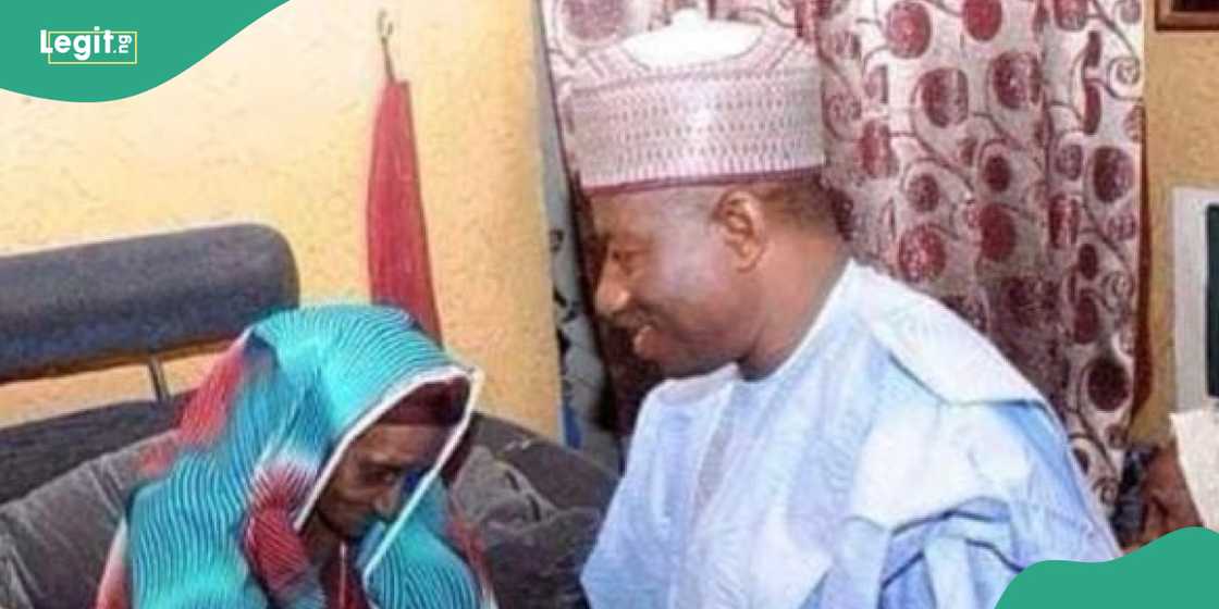 Jonathan speaks on death of late Yar'Adua's mon Jonathan speaks on death of late Yar'Adua's mon