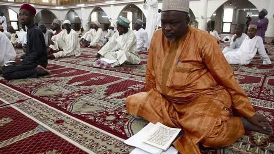 Bude wuraren bauta: Sharudda 17 da aka gindaya wa masallatai a FCT Bude wuraren bauta: Sharudda 17 da aka gindaya wa masallatai a FCT