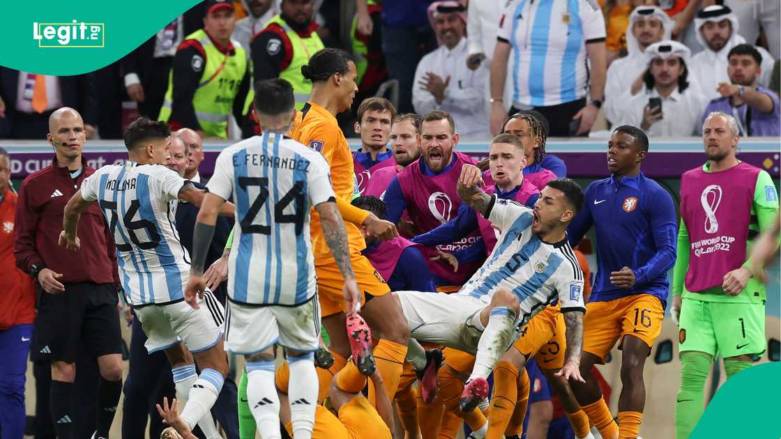 Nahuel Molina, Enzo Fernandez, Virgil van Dijk, Leandro Paredes, Argentina, Netherlands, Qatar, 2022 FIFA World Cup. Nahuel Molina, Enzo Fernandez, Virgil van Dijk, Leandro Paredes, Argentina, Netherlands, Qatar, 2022 FIFA World Cup.