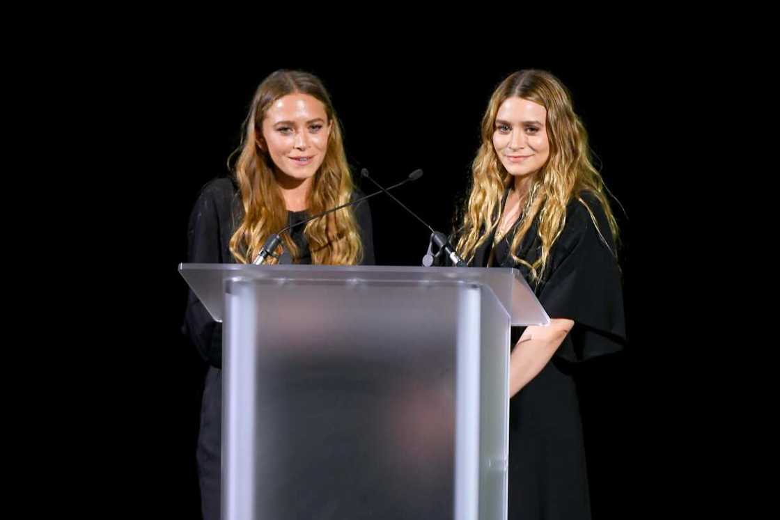 Ashley Olsen and Mary-Kate Olsen attend the CFDA Fashion Awards Ashley Olsen and Mary-Kate Olsen attend the CFDA Fashion Awards