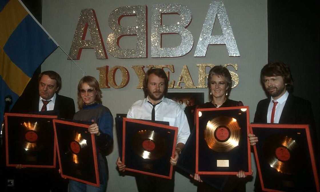 Non, Anni frid lyngstad, chanteuse d'ABBA, n'est pas décédée ! Non, Anni frid lyngstad, chanteuse d'ABBA, n'est pas décédée !