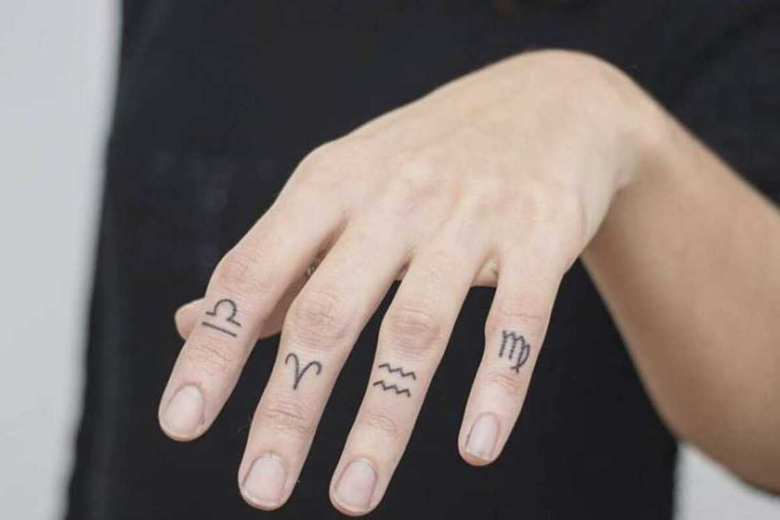 girly classy finger tattoos girly classy finger tattoos