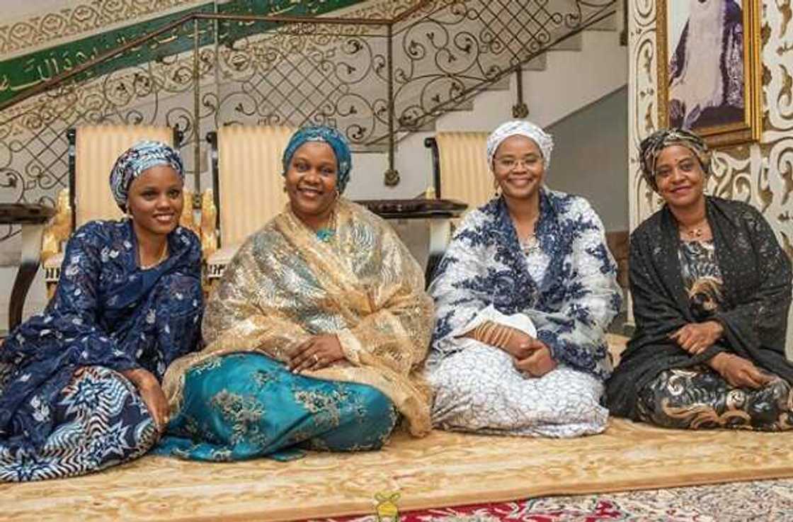 Bikin Sallah: Hoton Matan Sarkin Kano hudu tare da juna Bikin Sallah: Hoton Matan Sarkin Kano hudu tare da juna