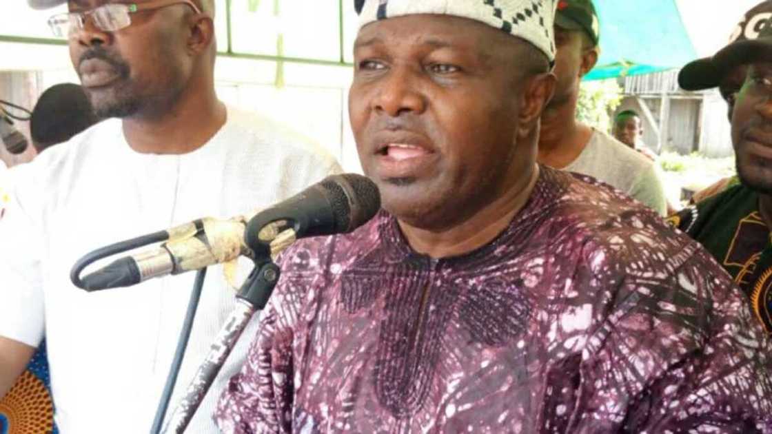 Ana rade-radin Tofowomo ya kori Mukarrabai sakamakon rasa zaben fitar da gwani Ana rade-radin Tofowomo ya kori Mukarrabai sakamakon rasa zaben fitar da gwani