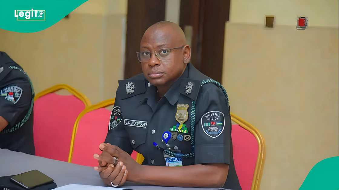 Adamawa police arrest 40-year-old woman, Hauwa Ali, over fatal stabbing of 27-year-old boyfriend. Adamawa police arrest 40-year-old woman, Hauwa Ali, over fatal stabbing of 27-year-old boyfriend.