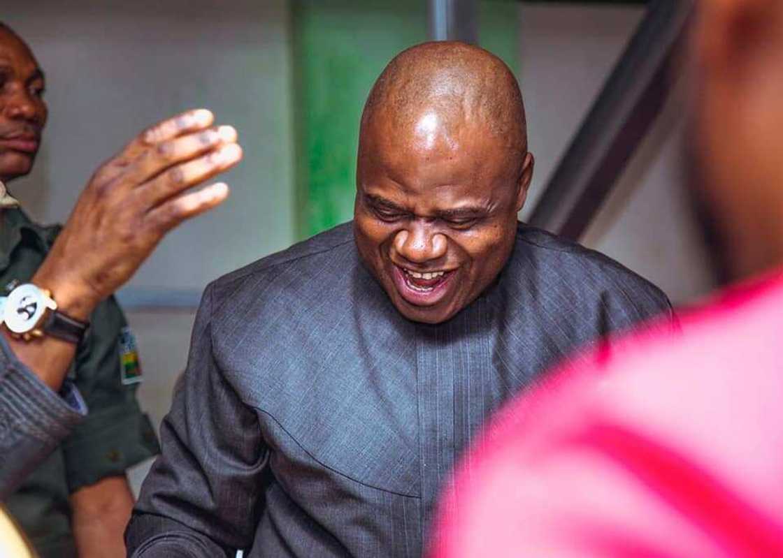 Hukuncin kotun koli: Masoya PDP sun shiga shaukin murna, sun yaga tutar APC Hukuncin kotun koli: Masoya PDP sun shiga shaukin murna, sun yaga tutar APC