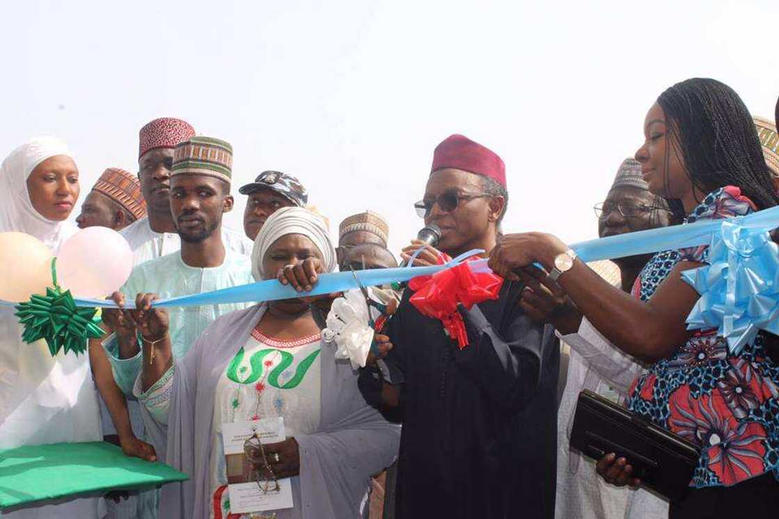 El-Rufai ya kaddamar da na’urorin wankin koda guda 9 don amfanin masu cutar koda a Kaduna El-Rufai ya kaddamar da na’urorin wankin koda guda 9 don amfanin masu cutar koda a Kaduna