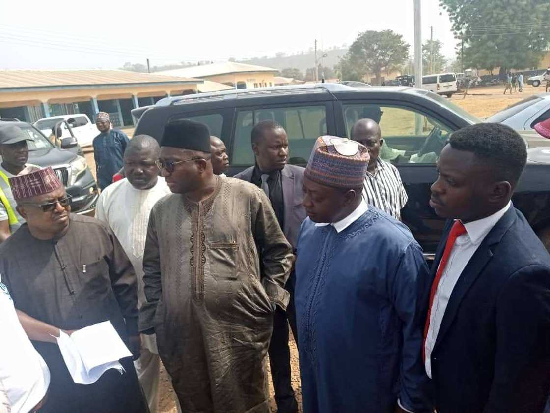 Tension as home of deputy governor is attacked in Niger state Tension as home of deputy governor is attacked in Niger state