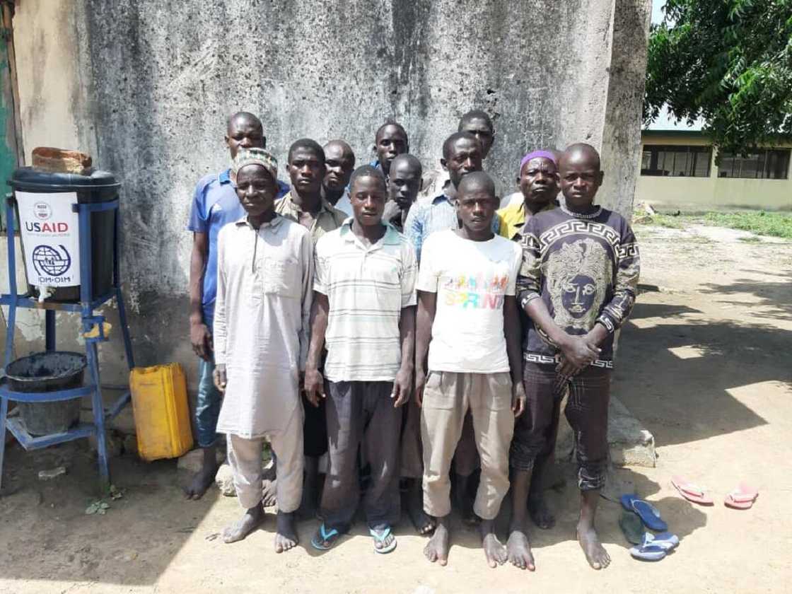 'Yan Boko Haram tare da iyalansu sun mika wuya ga dakarun soji a Banki