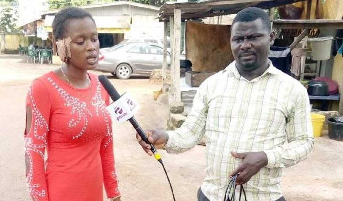 Hotunan budurwar da tsohon dan sanda ya fizge wa kunne da cizo Hotunan budurwar da tsohon dan sanda ya fizge wa kunne da cizo