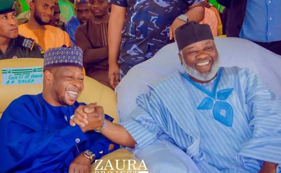 Zaura da Gawuna. Zaura da Gawuna.