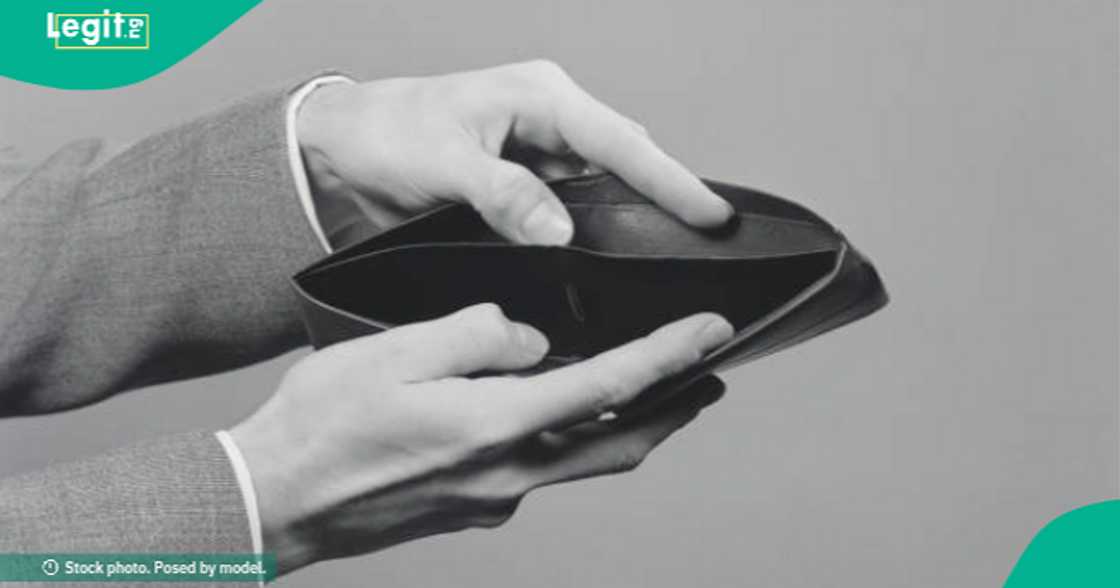 Man who visited his girlfriend's family house blocks her after she asked about her dad's wallet.