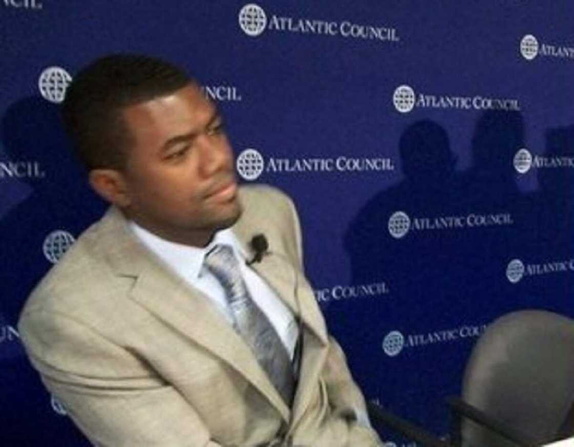 Tsaro: Reno Omokri ya sha alwashin bai wa Garba Shehu $20,000 in ya kwana a Koshebe ko Kware Tsaro: Reno Omokri ya sha alwashin bai wa Garba Shehu $20,000 in ya kwana a Koshebe ko Kware