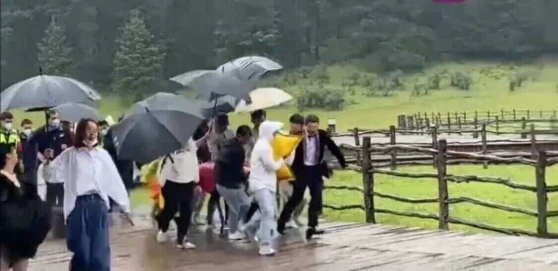 Ruwan sama Ruwan sama