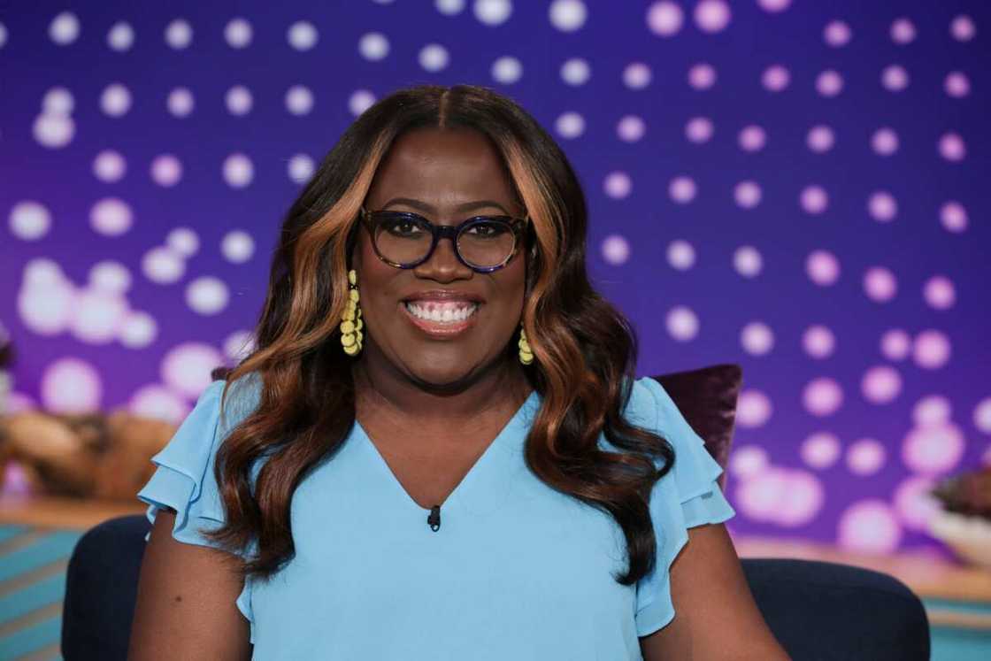 black female stand-up comedian black female stand-up comedian